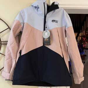 Brand New SNOWSUIT (woman large)